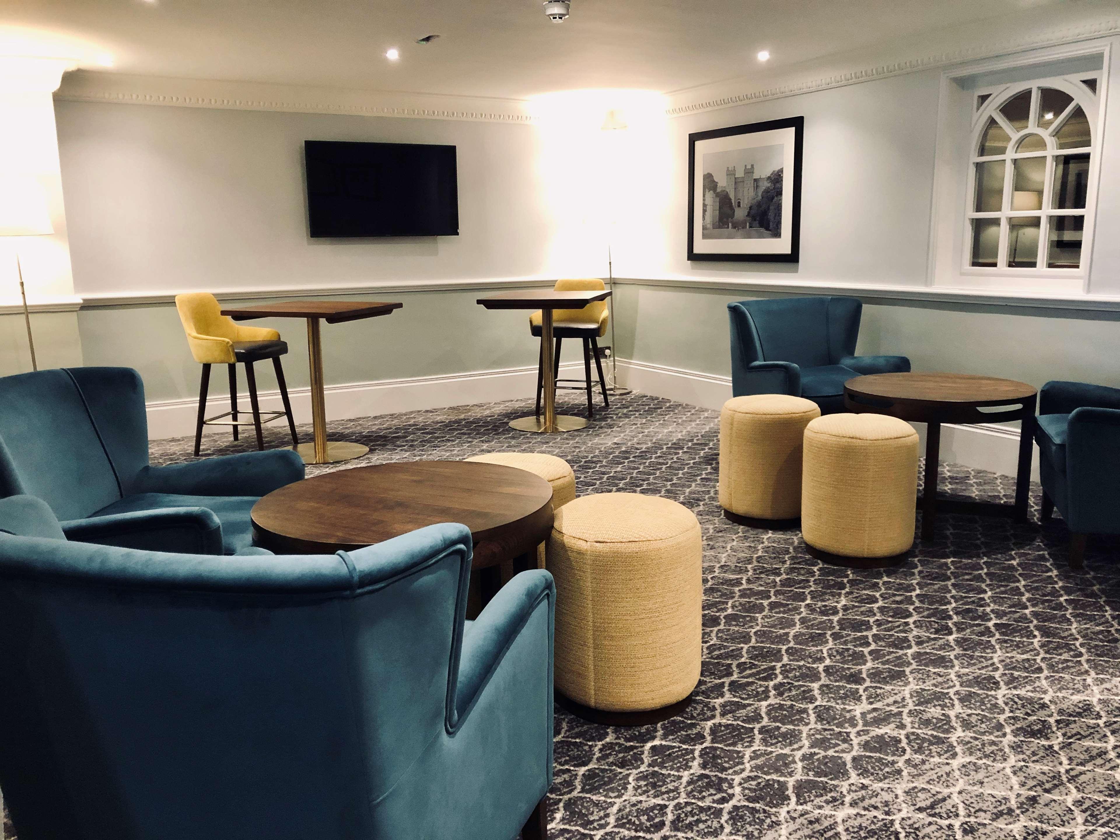 Doubletree By Hilton St. Anne'S Manor Bracknell Exterior foto