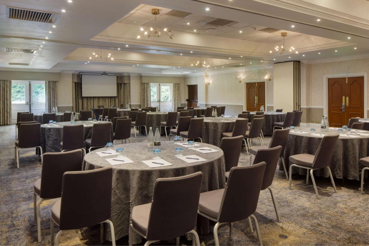 Doubletree By Hilton St. Anne'S Manor Bracknell Exterior foto